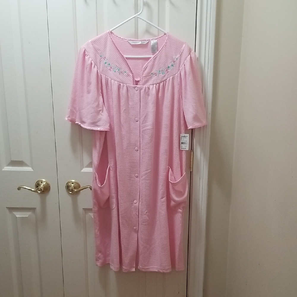 2/$13 NWT Jasmine Rose Pink Button-Front House Coat Sz 2X
